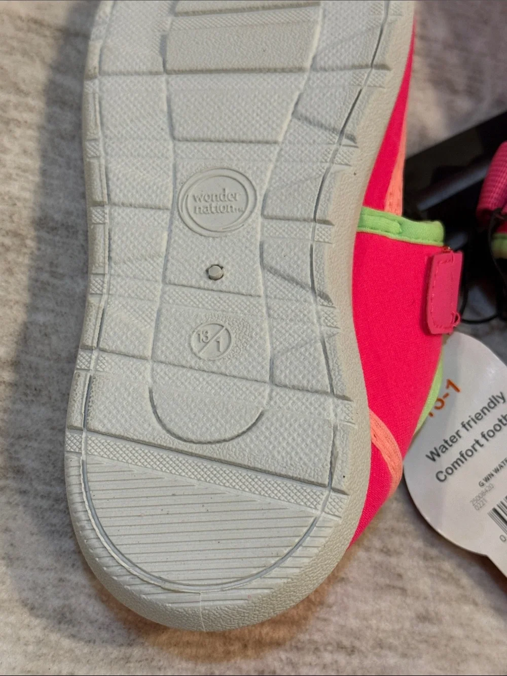 NWT Youth size 13-1 Girls' Pink Mesh Water Shoes